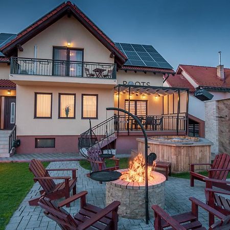 Roots Villa Redwood Braşov Eksteriør bilde