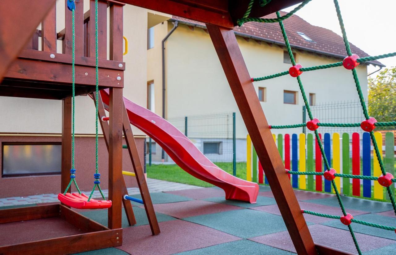 Roots Villa Redwood Braşov Eksteriør bilde