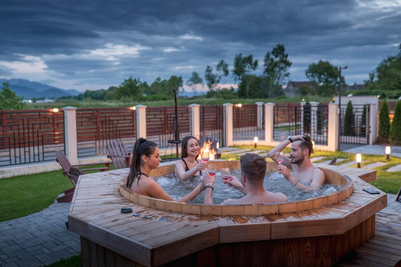 Roots Villa Redwood Braşov Eksteriør bilde